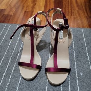 Cream/nude/maroon color